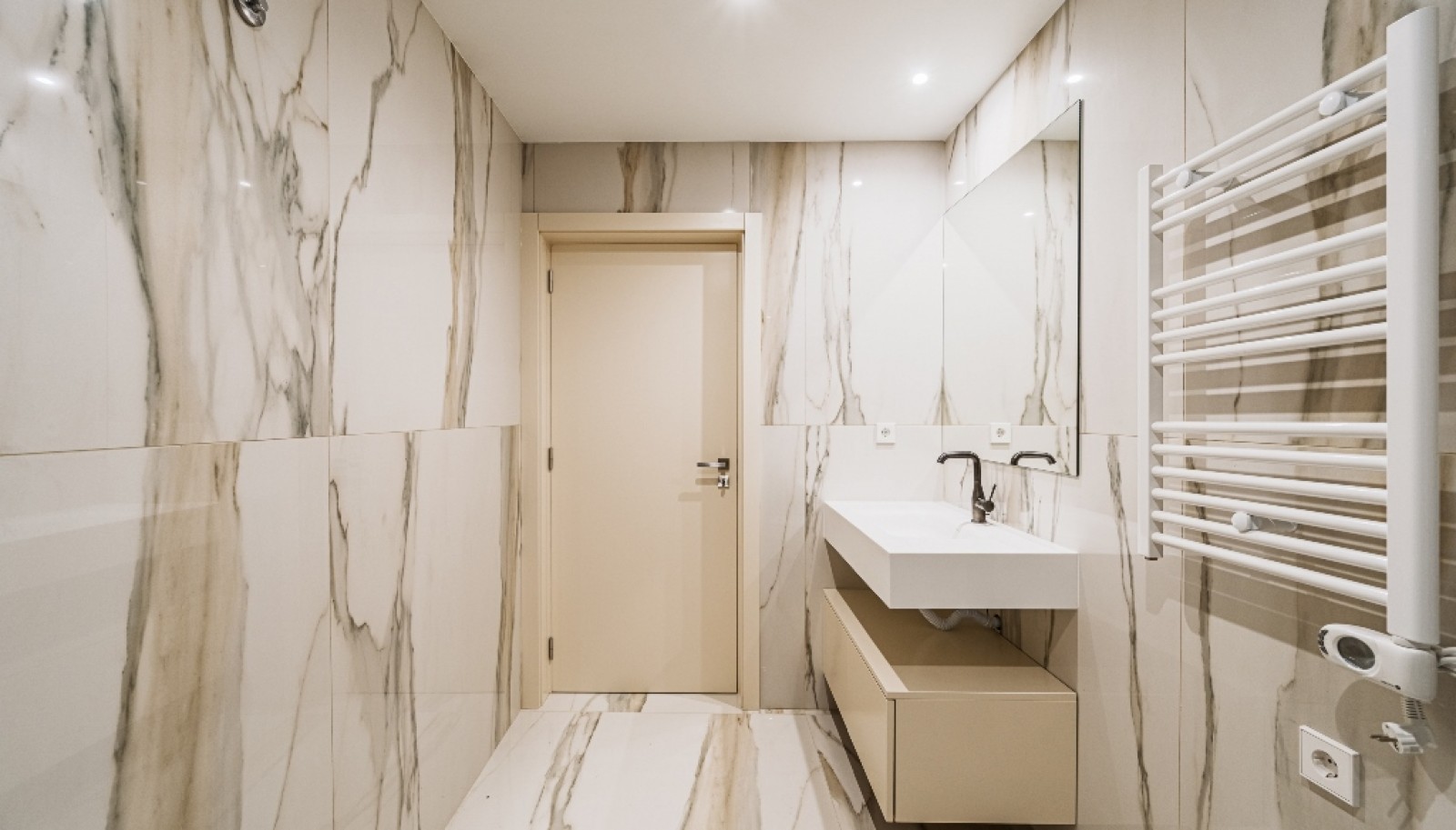 Appartement de 1 chambre avec balcon à louer à Vila Nova Gaia, Portugal_354365