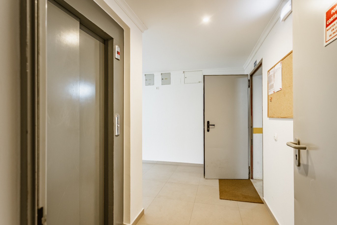 Apartamento T2 perto da Meia Praia para venda em Lagos, Algarve_354384