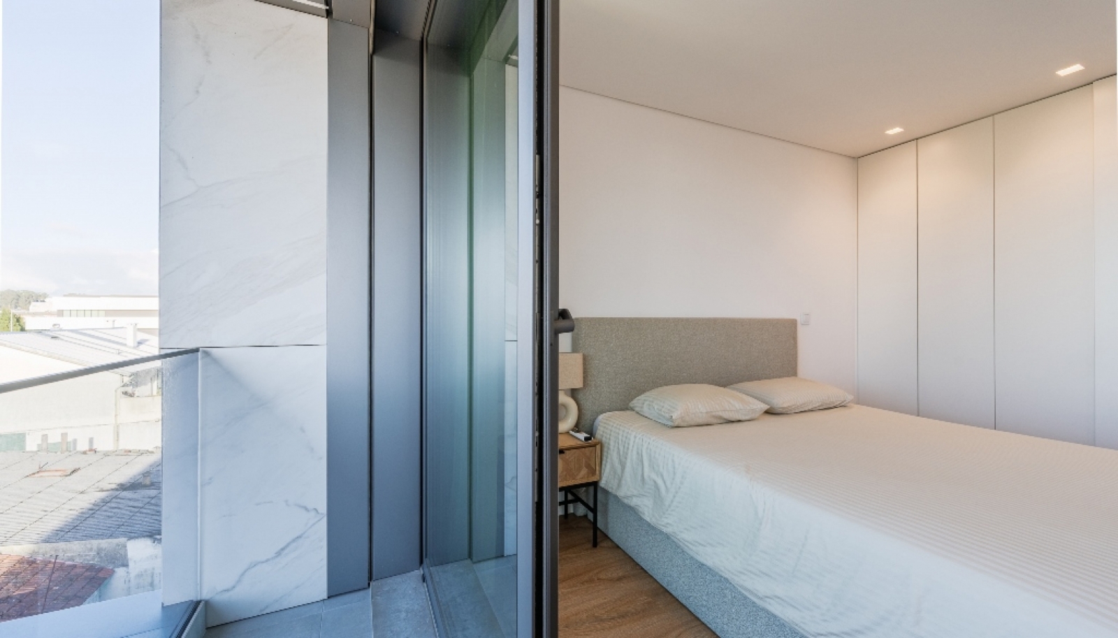 Apartamento T1 com varanda e estacionamento_354400