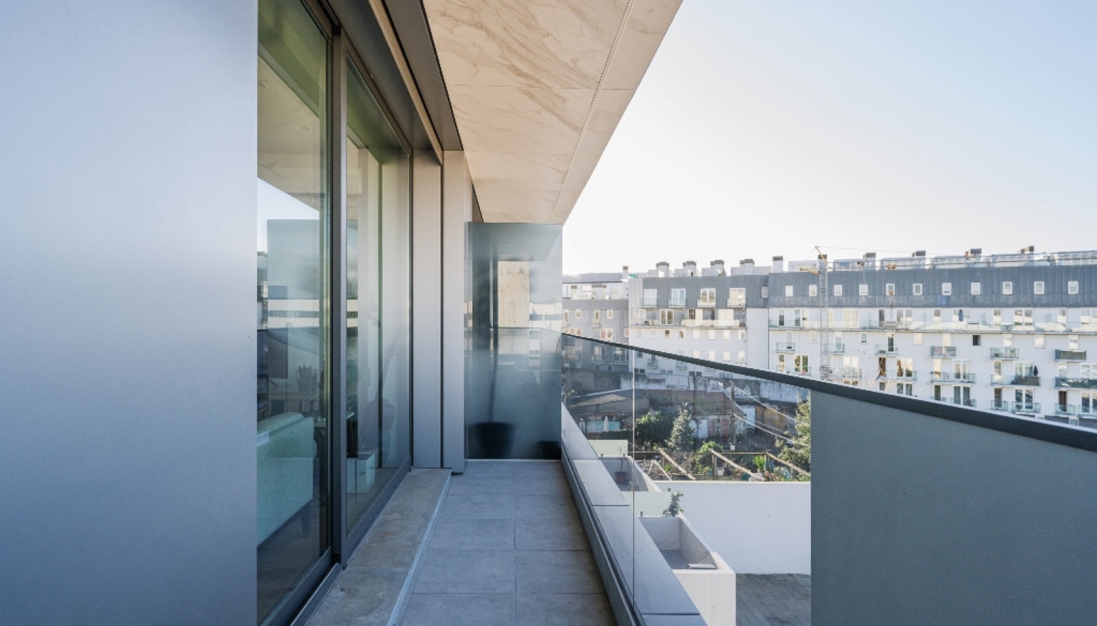 Apartamento T1 com varanda e estacionamento_354402