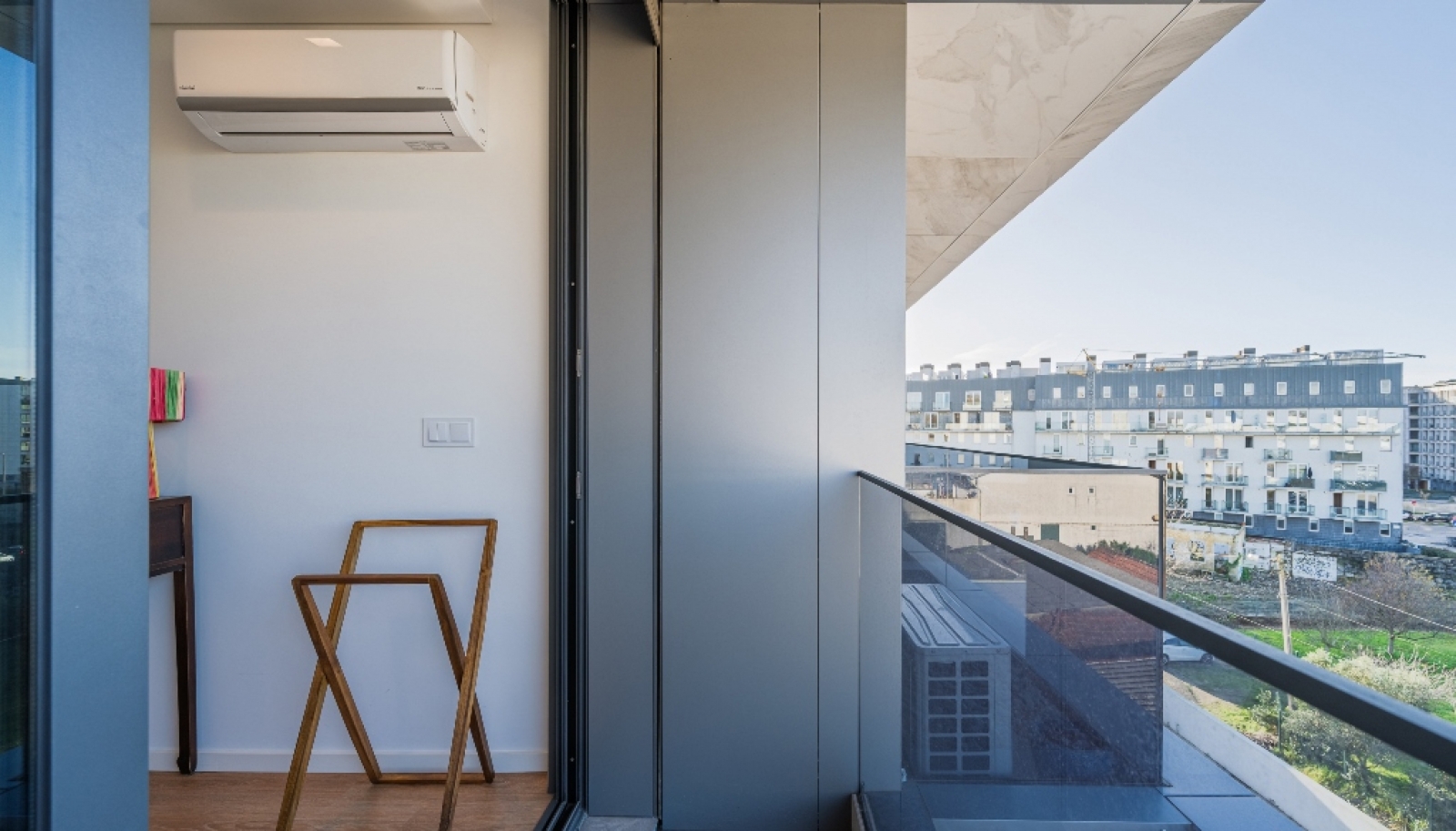 Apartamento T1 com varanda e estacionamento_354403