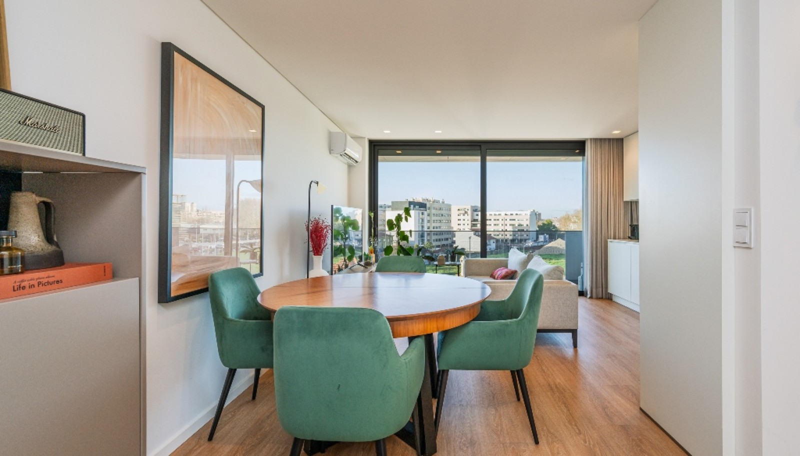 Apartamento T1 com varanda e estacionamento_354409