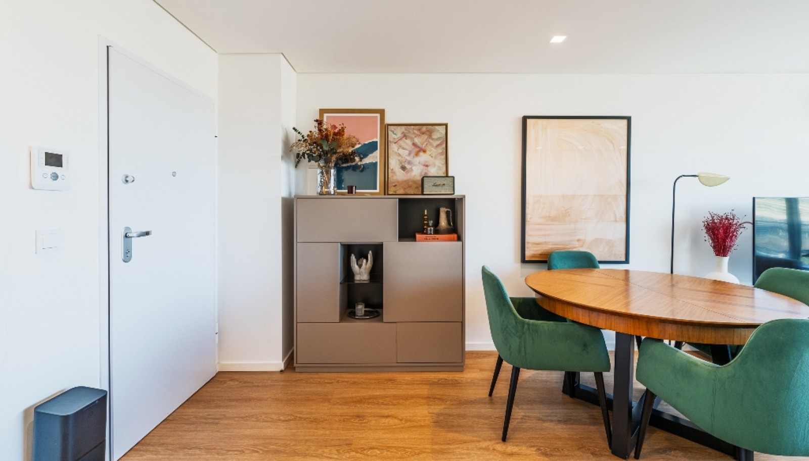 Apartamento T1 com varanda e estacionamento_354411