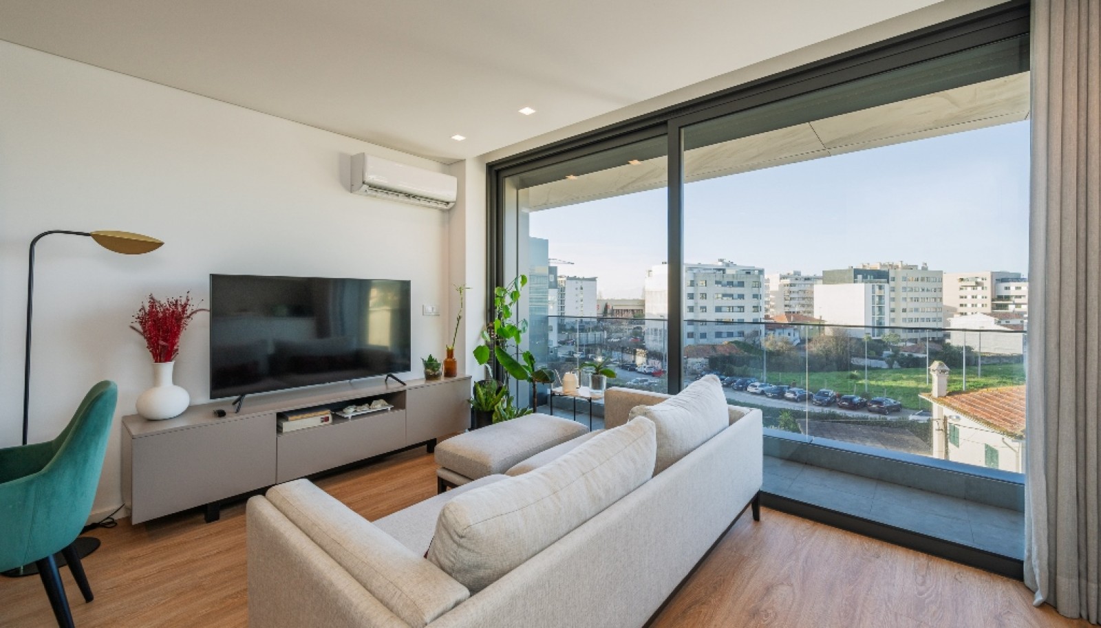 Apartamento T1 com varanda e estacionamento_354414