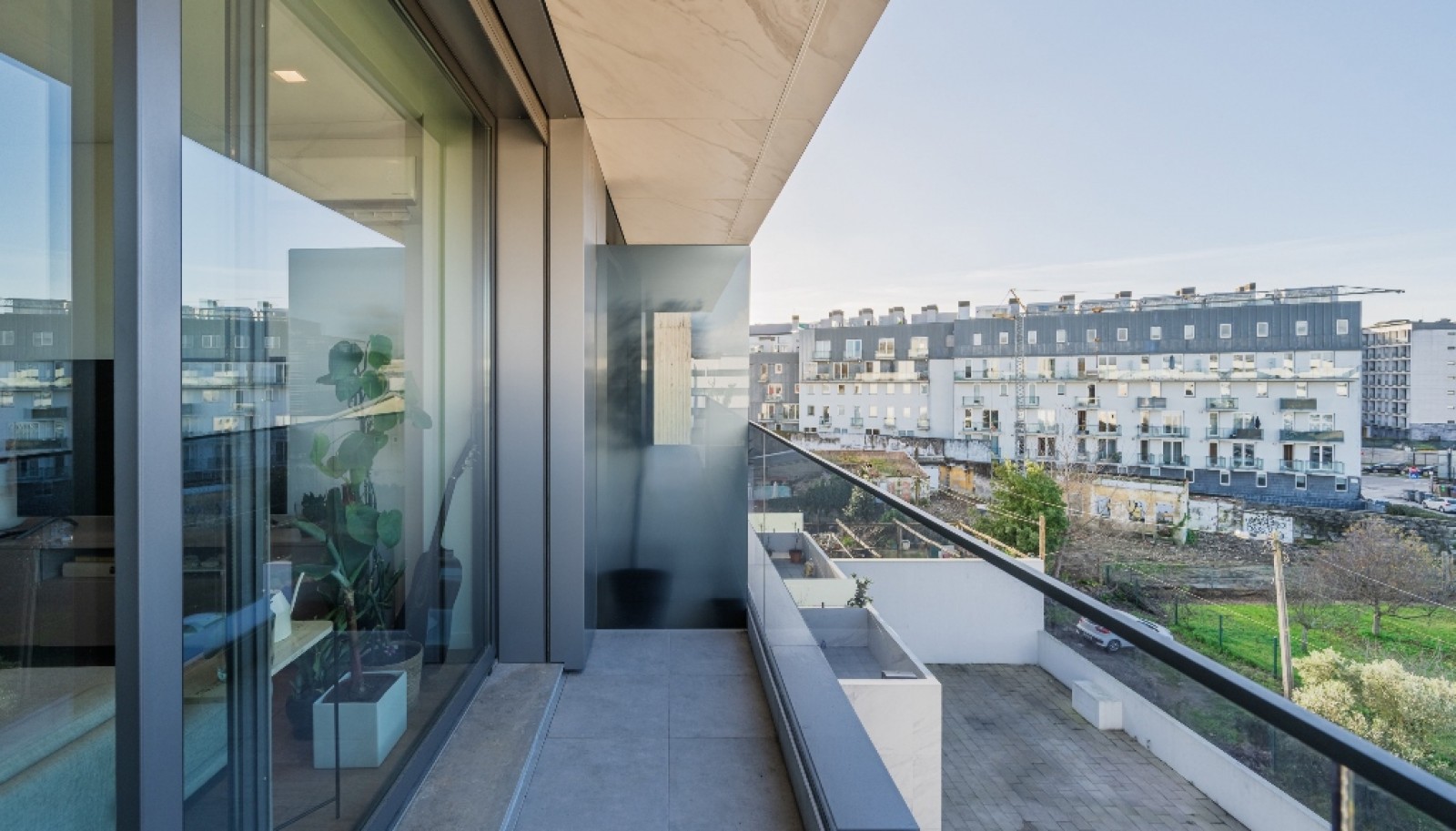 Apartamento T1 com varanda e estacionamento_354419