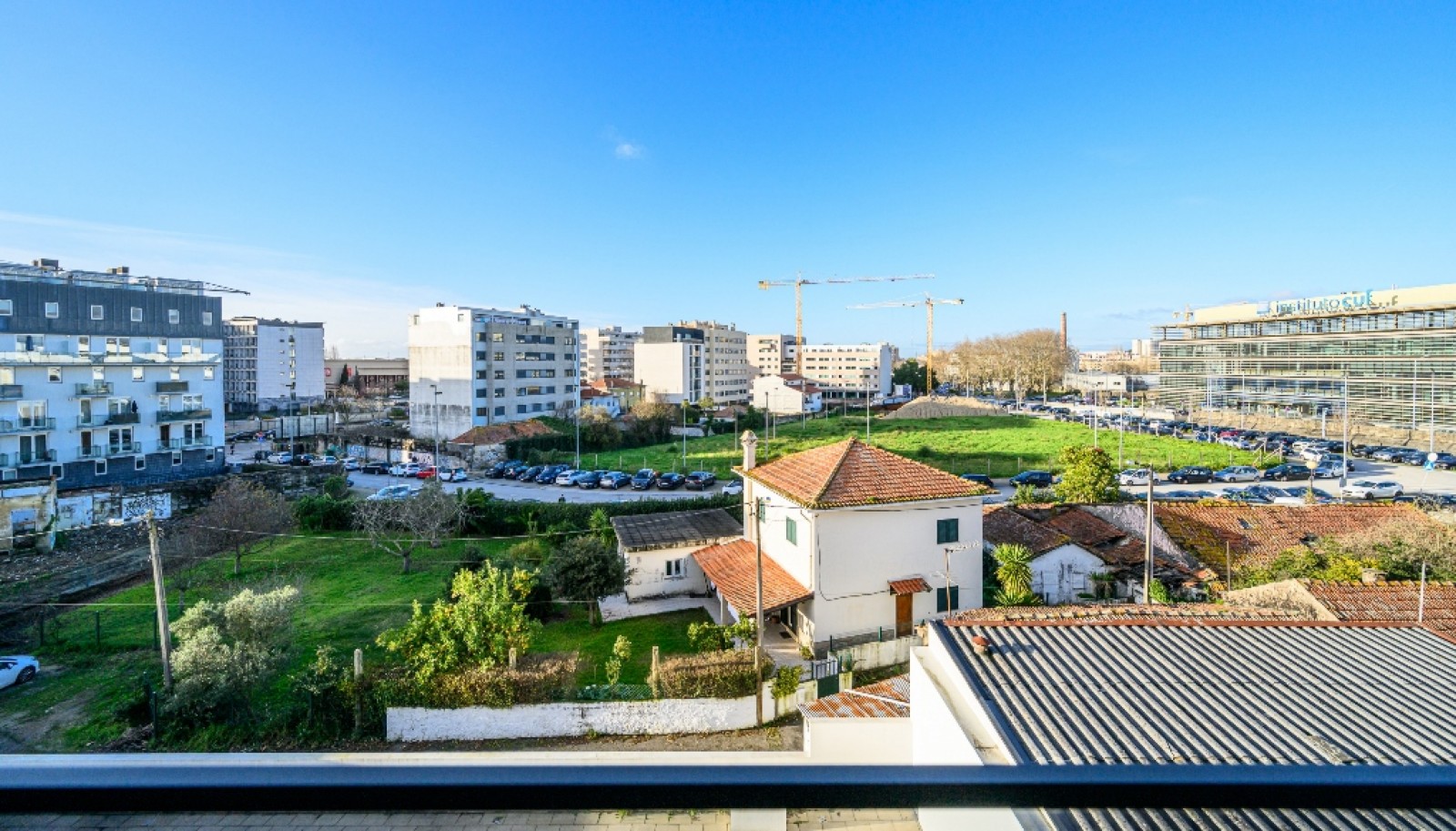 Apartamento T1 com varanda e estacionamento_354420