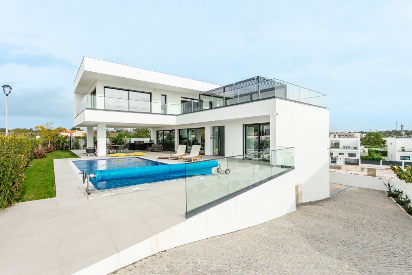 Moderna Moradia V3 com piscina para venda em Alcantarilha, Algarve_354425