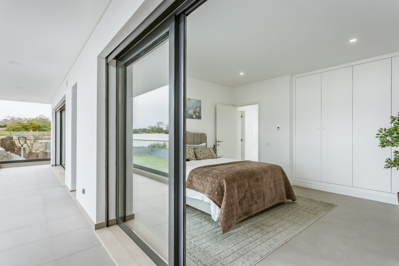 Moderna Moradia V3 com piscina para venda em Alcantarilha, Algarve_354435