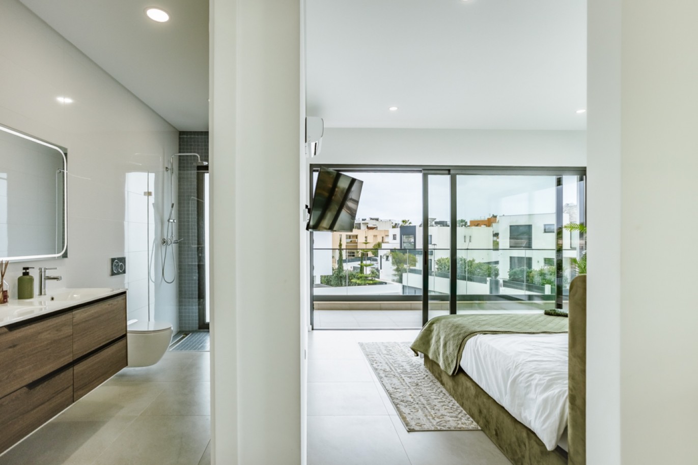 Moderna Moradia V3 com piscina para venda em Alcantarilha, Algarve_354436