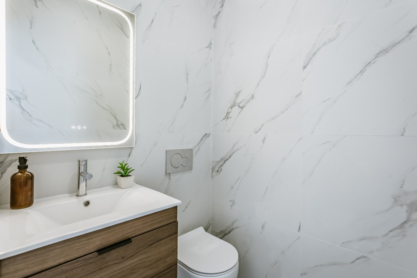 Moderna Moradia V3 com piscina para venda em Alcantarilha, Algarve_354444