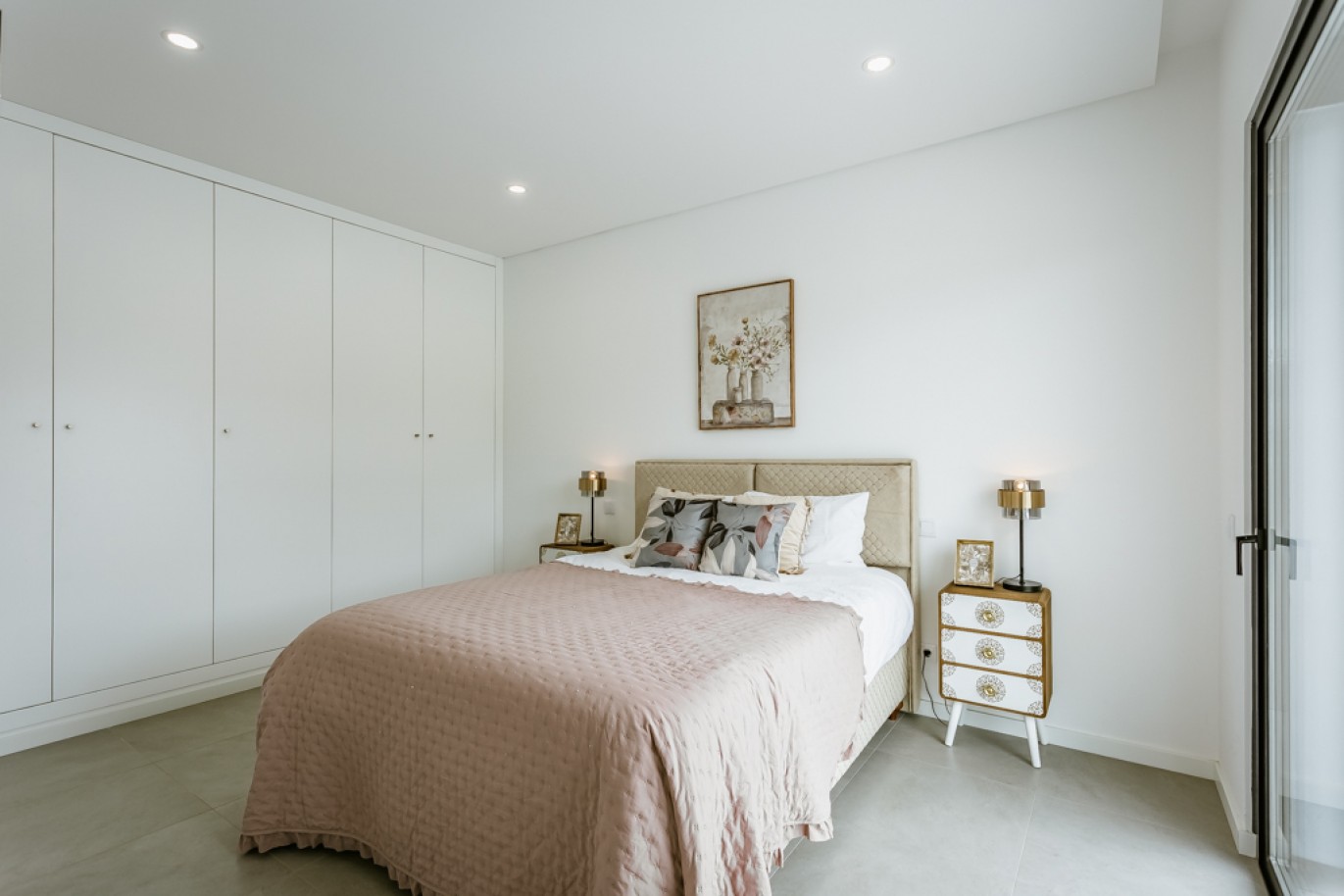 Moderna Moradia V3 com piscina para venda em Alcantarilha, Algarve_354447