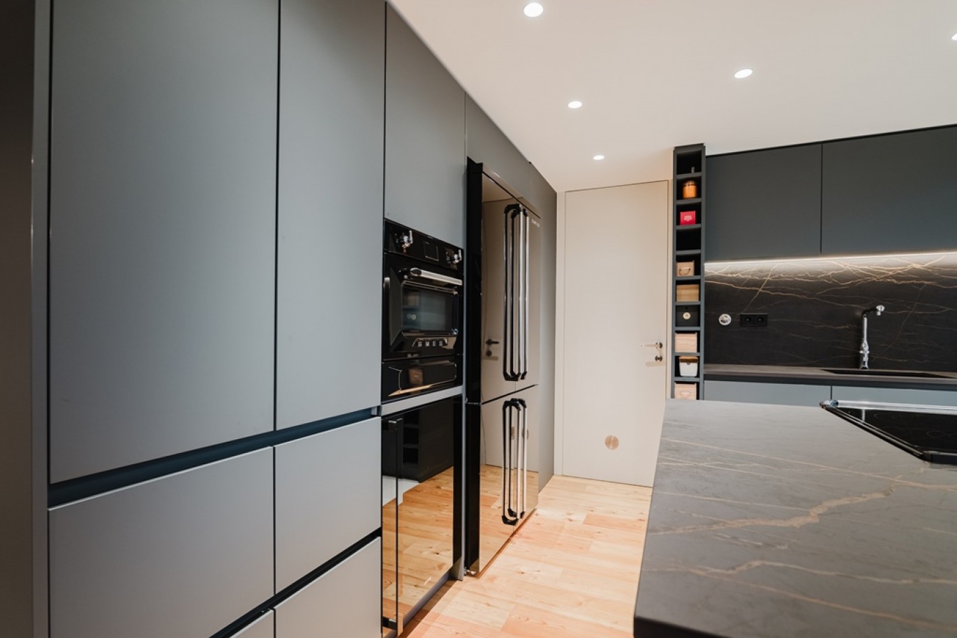 Apartamento T4 com varandas para venda no centro do Porto_354450