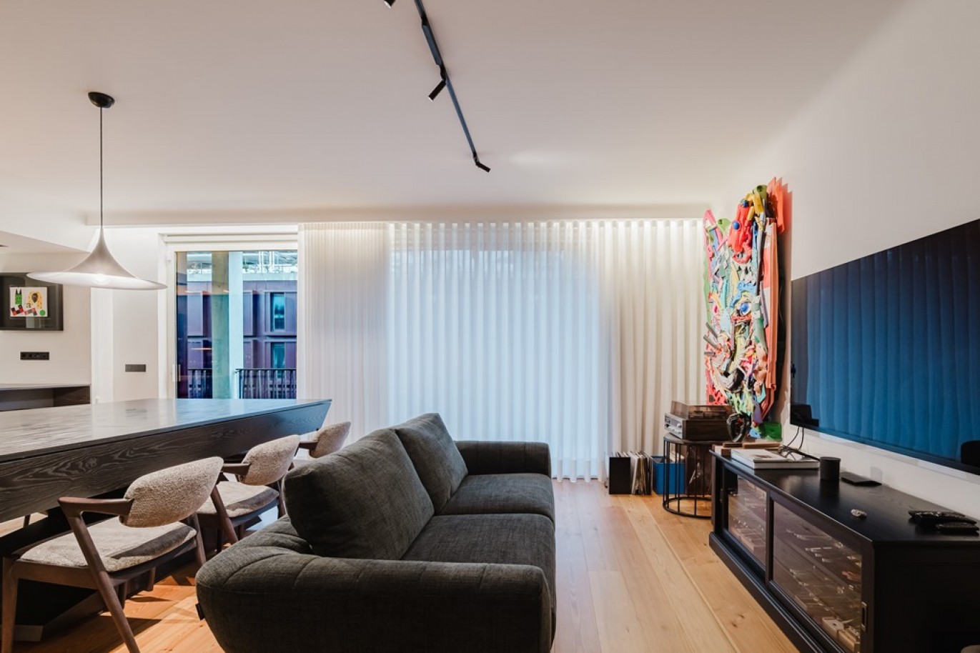 Apartamento T4 com varandas para venda no centro do Porto_354459