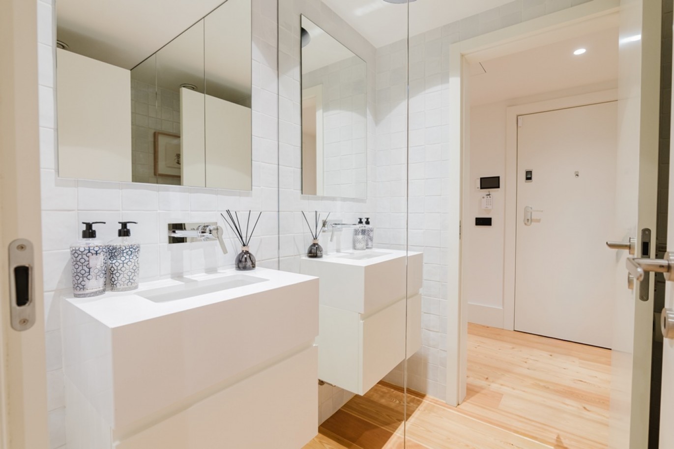 Apartamento T4 com varandas para venda no centro do Porto_354463