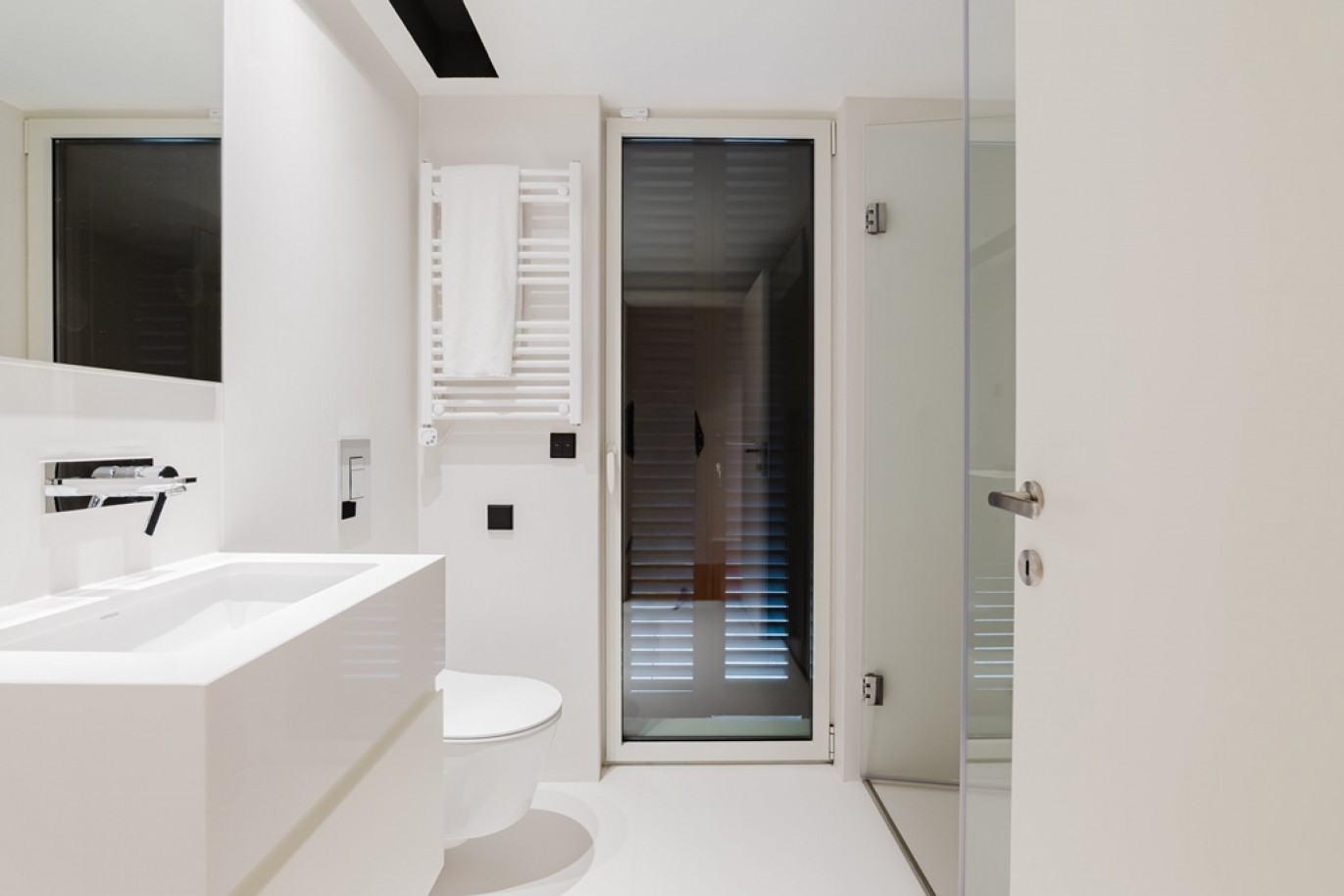 Apartamento T4 com varandas para venda no centro do Porto_354470