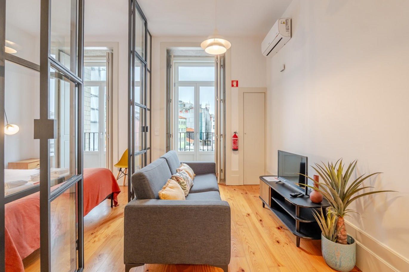 Estudio con balcón en Alojamiento Local en venta Baixa do Porto, Portugal_354528