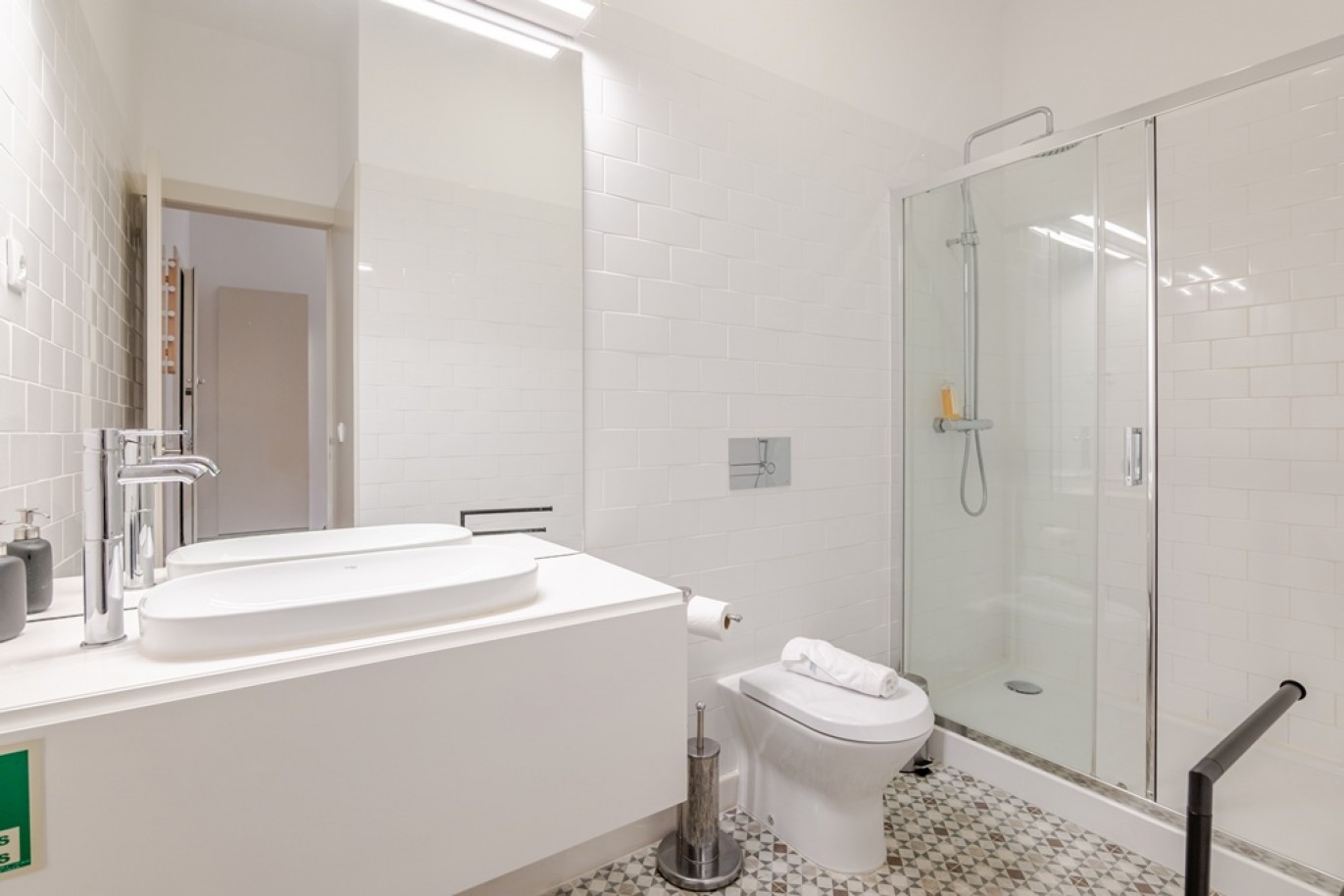 Estudio con balcón en Alojamiento Local en venta Baixa do Porto, Portugal_354549