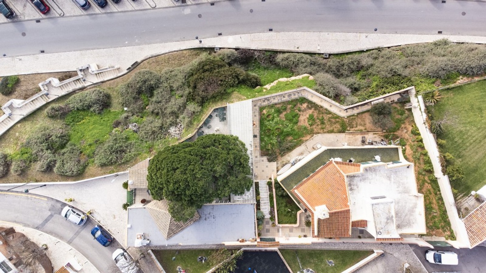 Fantastic Property with sea views for sale in Alvor, Algarve, Portugal_354564