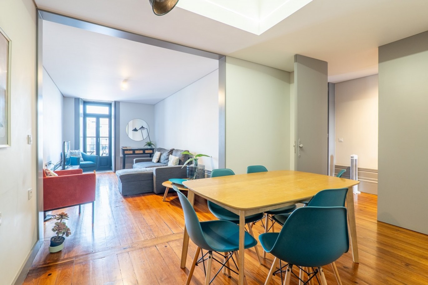 Zwei-Zimmer-Wohnung in Local Accommodation im Zentrum Porto, Portugal_354729