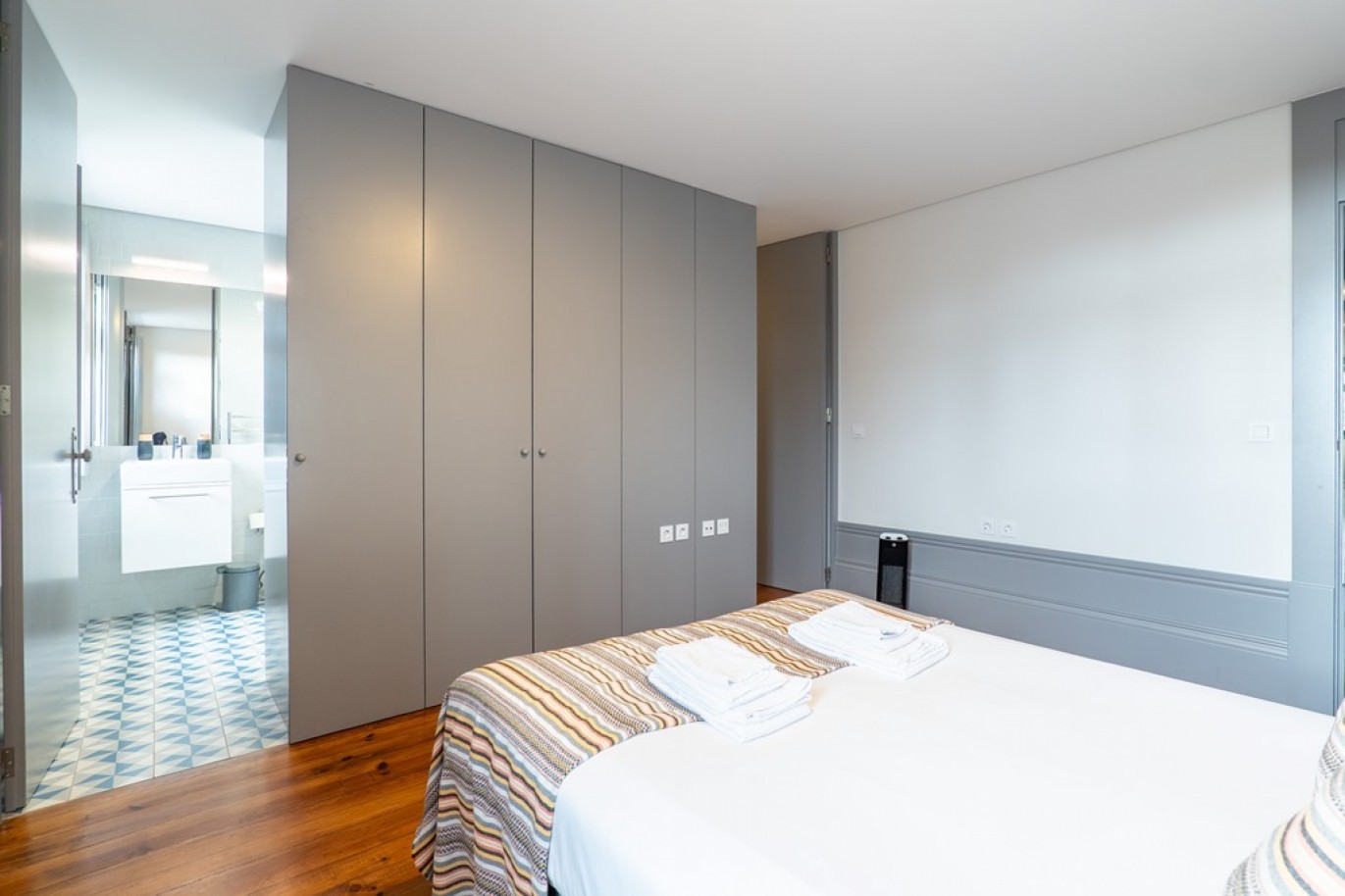 Zwei-Zimmer-Wohnung in Local Accommodation im Zentrum Porto, Portugal_354752