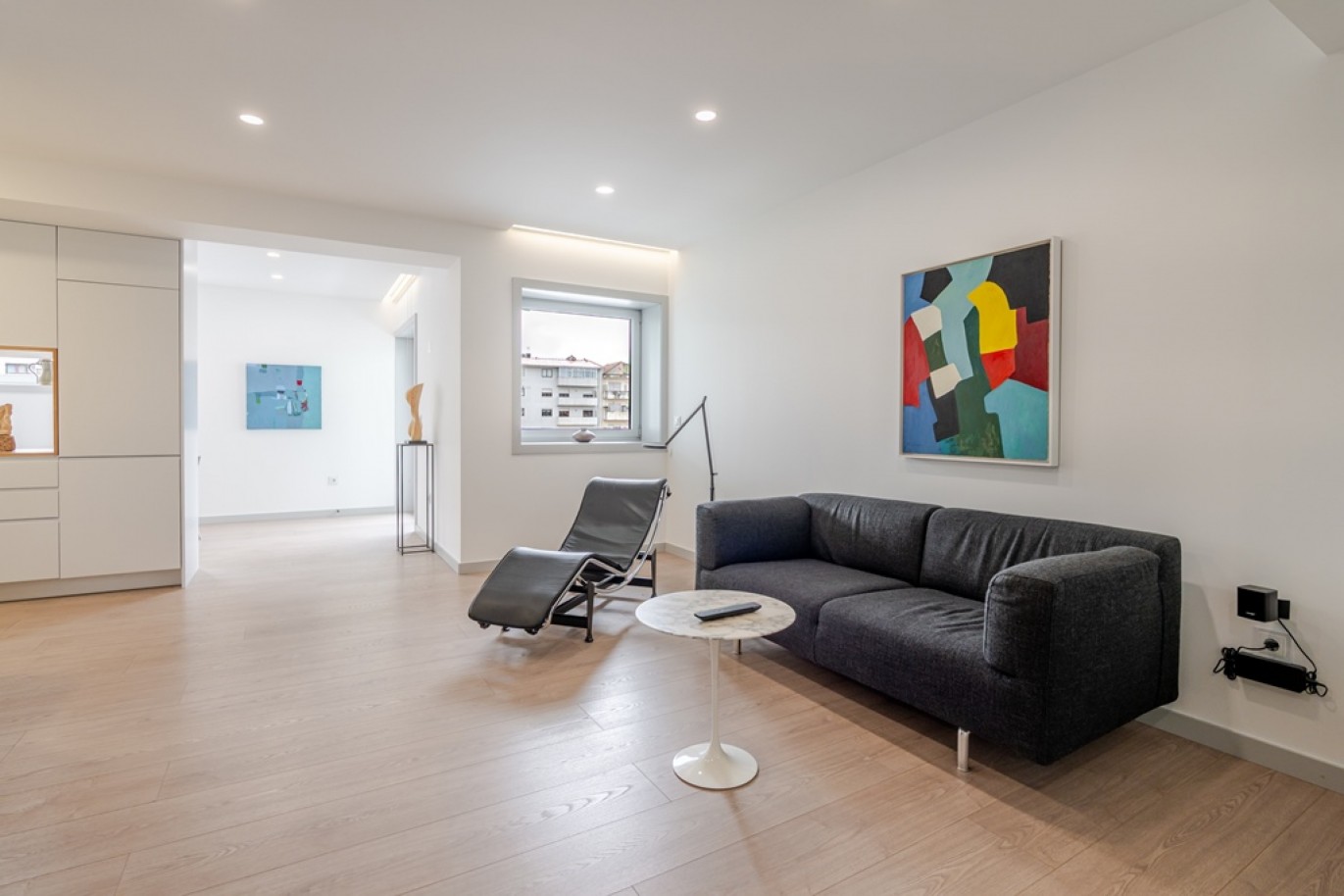 Two bedroom flat with balcony for sale in center of Porto, Portugal_357041