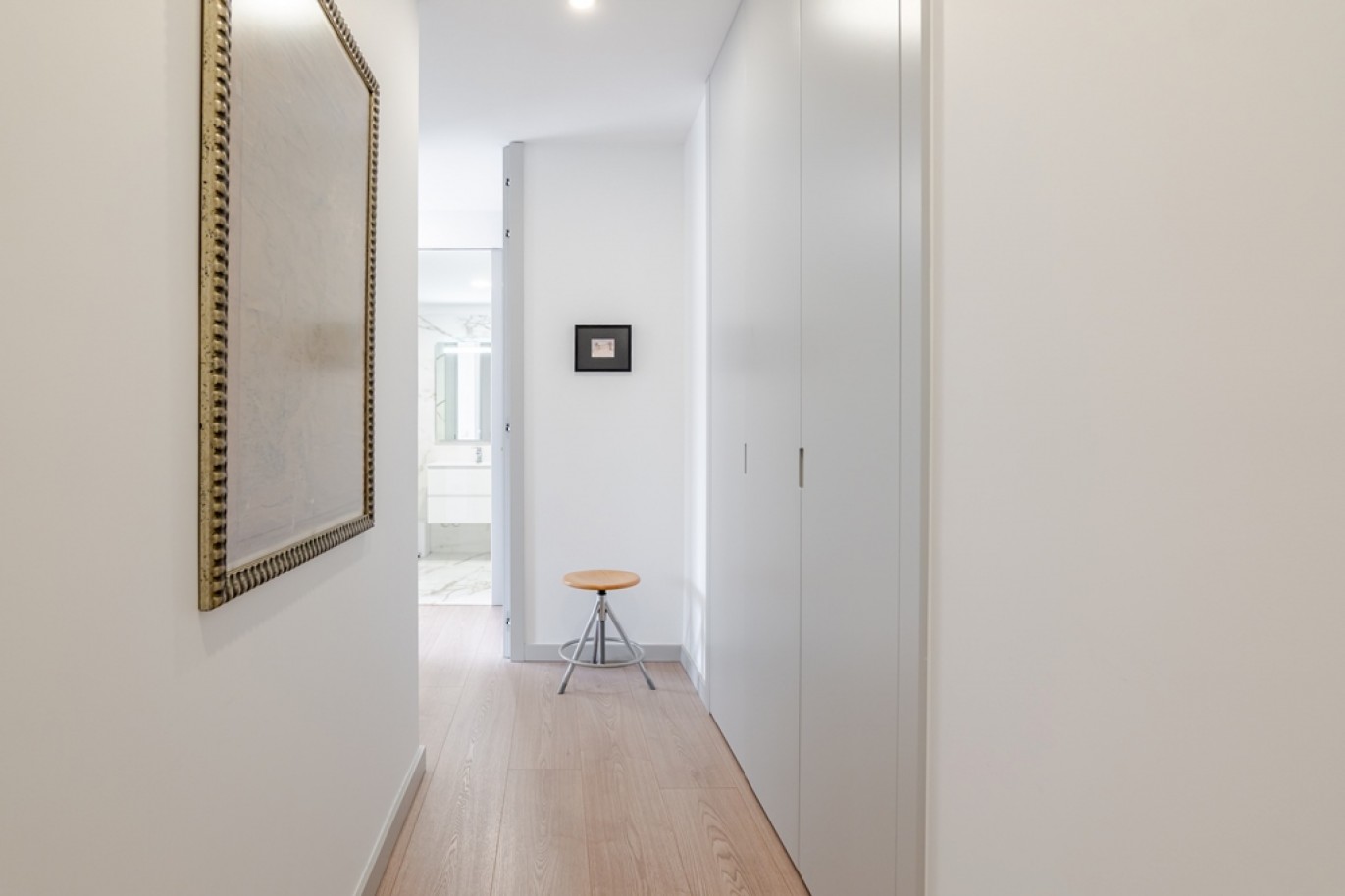 Two bedroom flat with balcony for sale in center of Porto, Portugal_357054