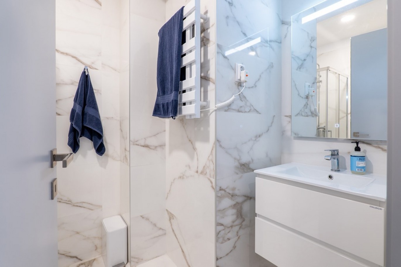 Two bedroom flat with balcony for sale in center of Porto, Portugal_357069