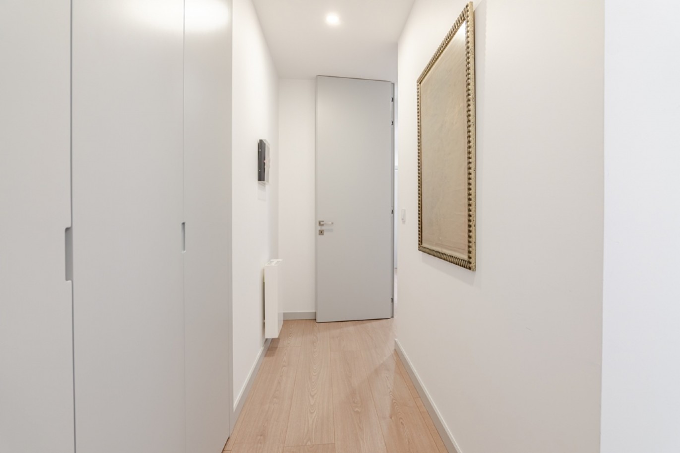 Two bedroom flat with balcony for sale in center of Porto, Portugal_357072