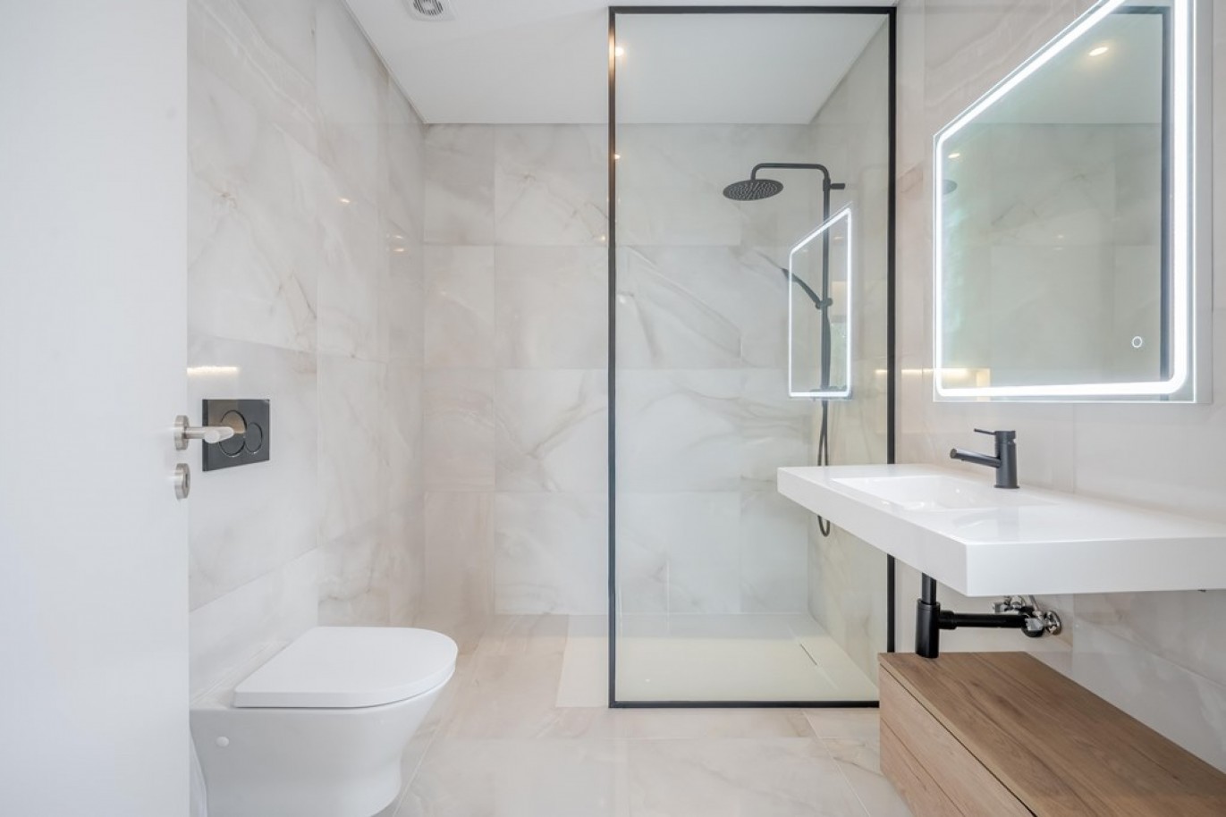 Nouvelle villa de 4 chambres, à vendre à Al-Sakia, Algarve, Portugal_357169