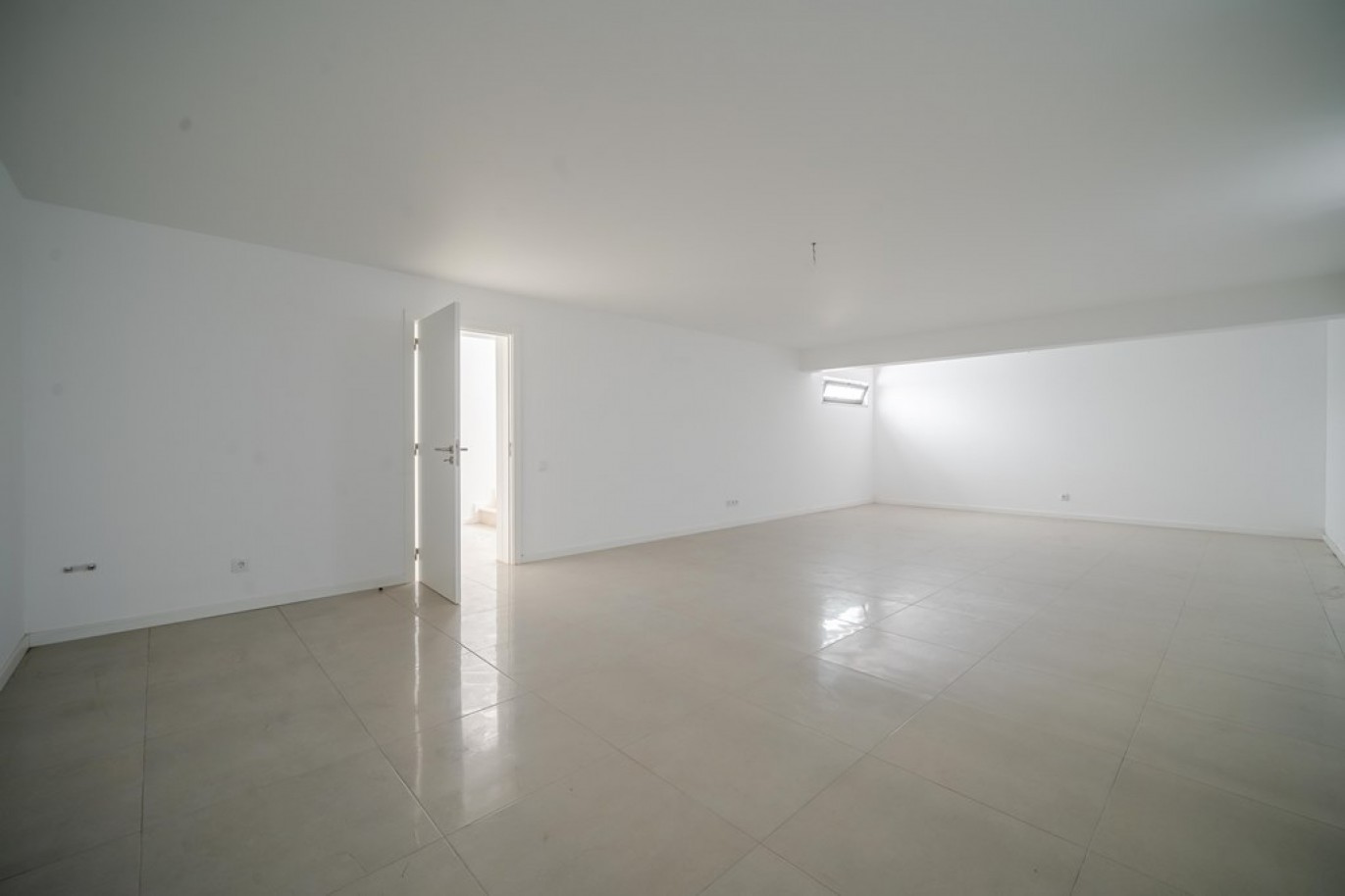 Nouvelle villa de 4 chambres, à vendre à Al-Sakia, Algarve, Portugal_357174