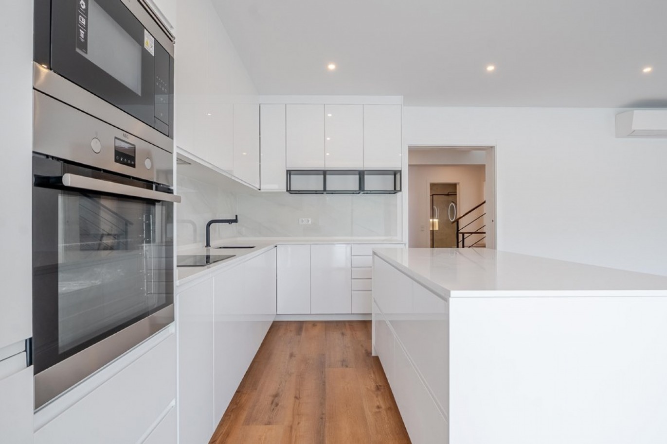 Nouvelle villa de 4 chambres, à vendre à Al-Sakia, Algarve, Portugal_357178