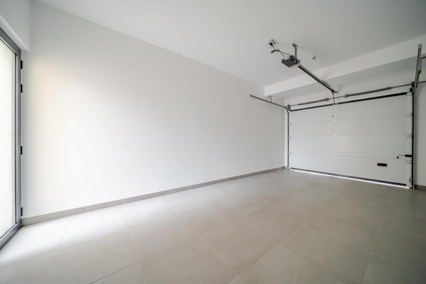 Nouvelle villa de 4 chambres, à vendre à Al-Sakia, Algarve, Portugal_357181