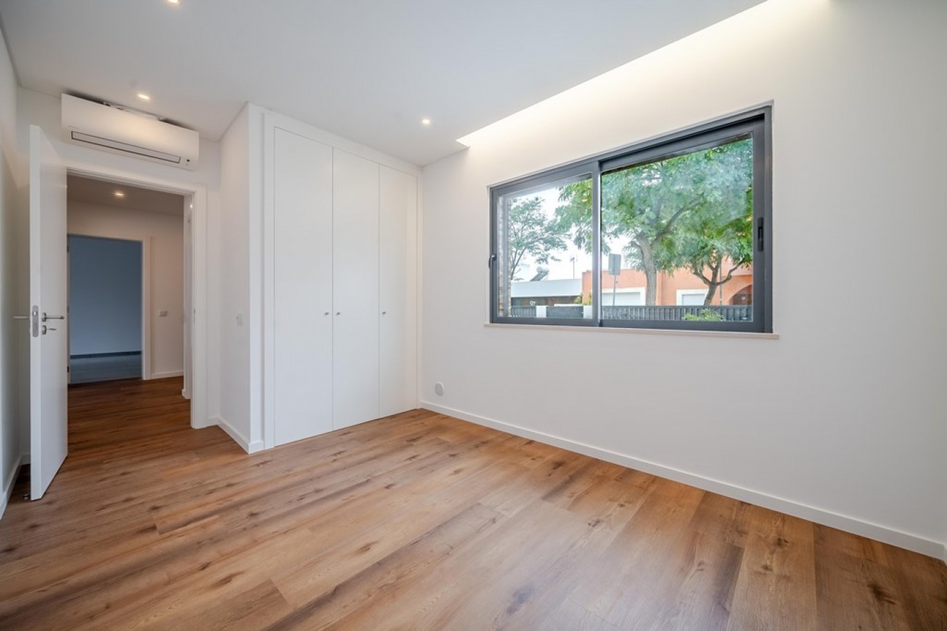 Nouvelle villa de 4 chambres, à vendre à Al-Sakia, Algarve, Portugal_357182