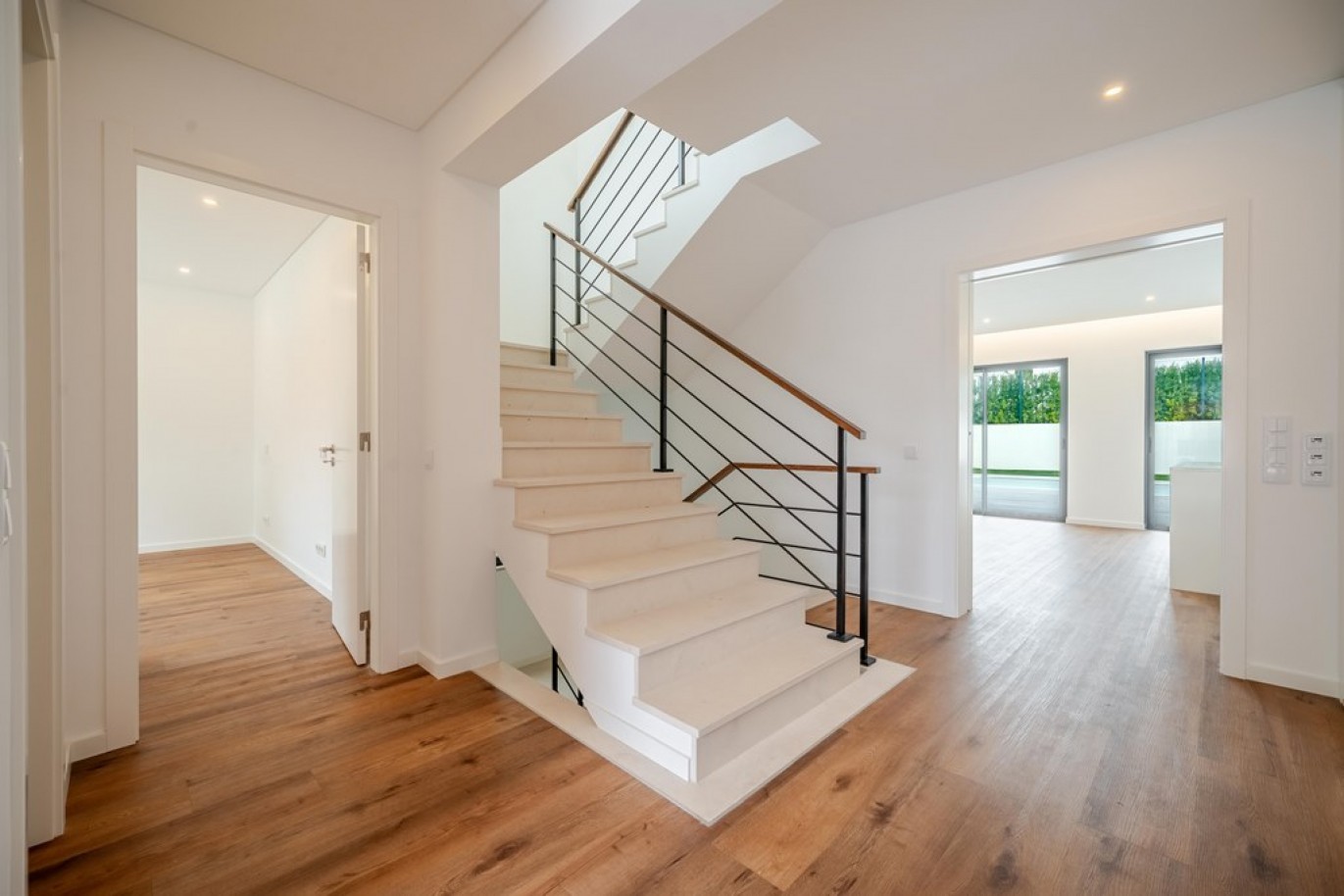 Nouvelle villa de 4 chambres, à vendre à Al-Sakia, Algarve, Portugal_357184