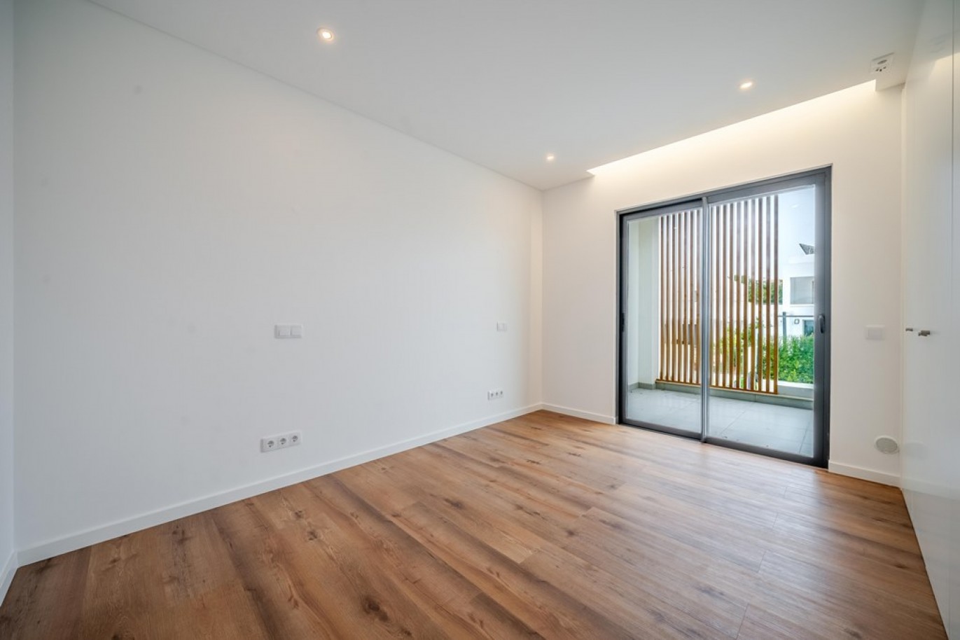 Nouvelle villa de 4 chambres, à vendre à Al-Sakia, Algarve, Portugal_357196