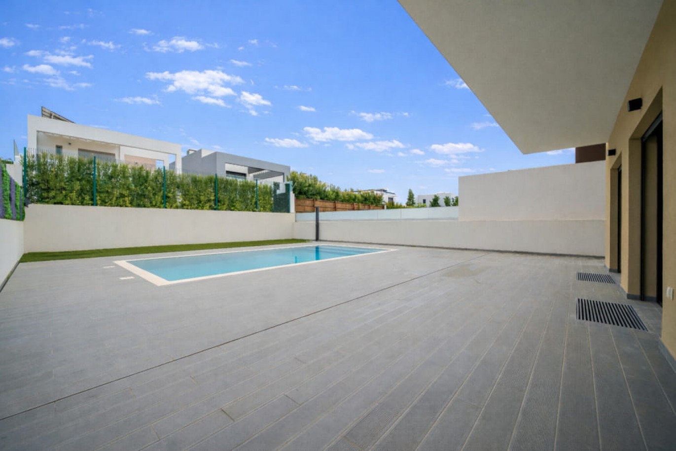 Nova moradia V4 com piscina, à venda em Al-Sakia, Quarteira, Algarve_357238
