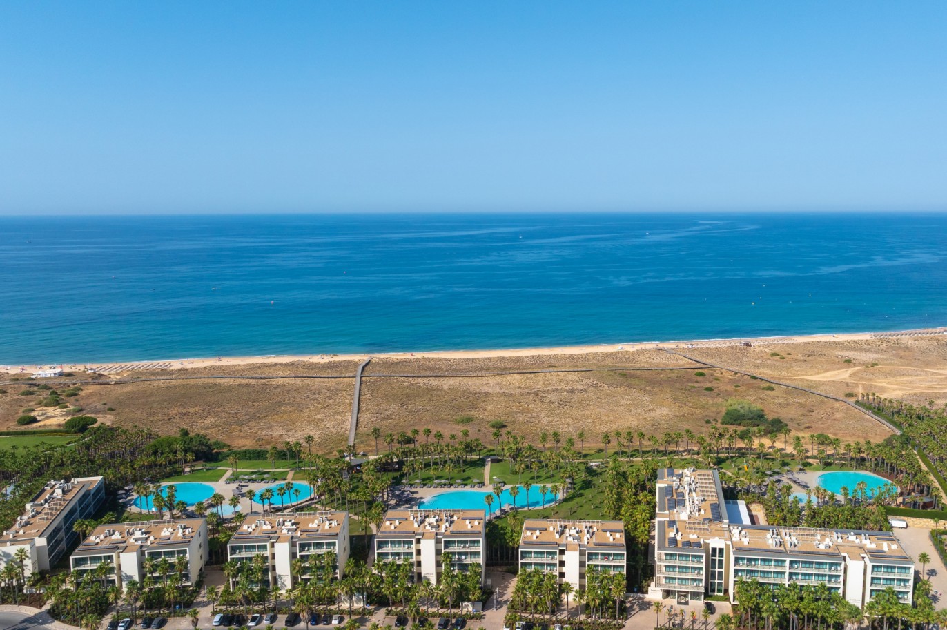 Apartamento T3 à venda com acesso direto à praia dos Salgados, Algarve_357526