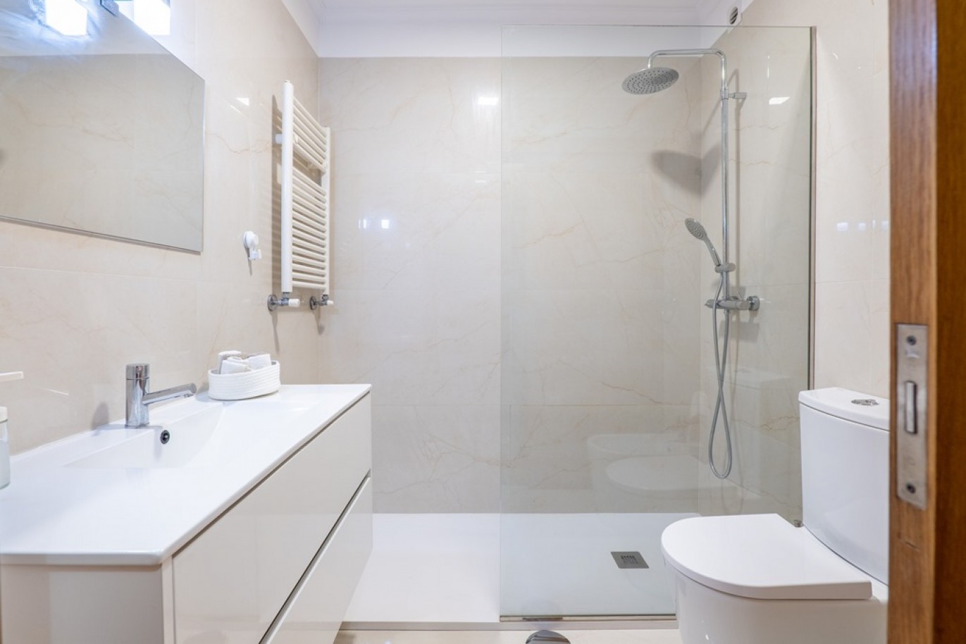 Two bedroom flat with sea views for sale in Leça da Palmeira, Portugal_357906