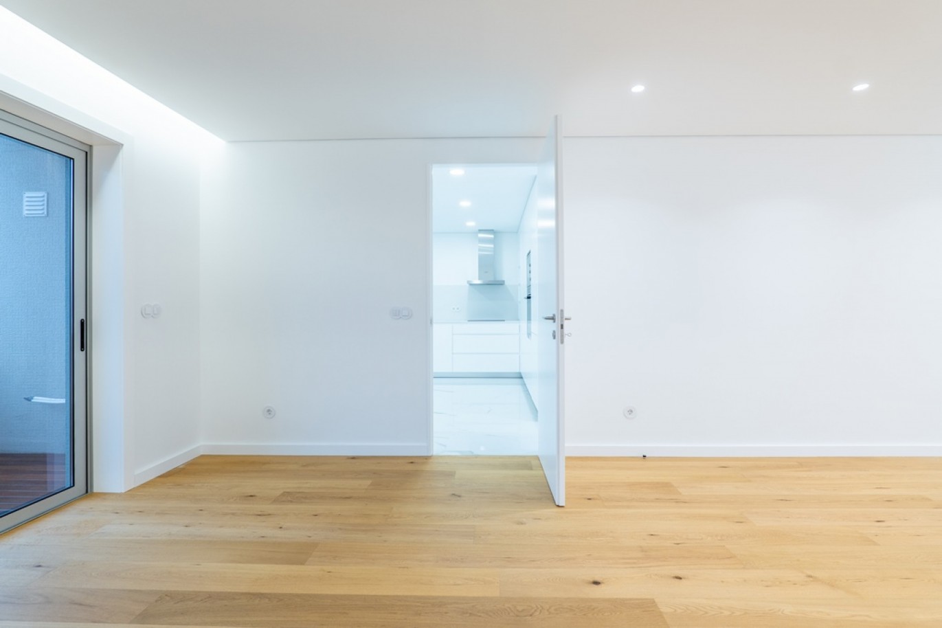 Refurbished 3-bedroom apartment for sale on Boavista in Porto, Portugal_357925