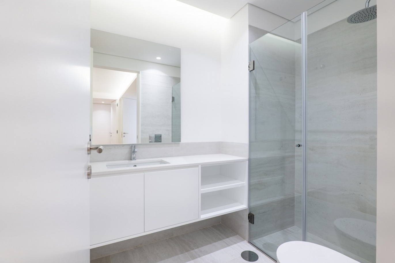 Refurbished 3-bedroom apartment for sale on Boavista in Porto, Portugal_357934