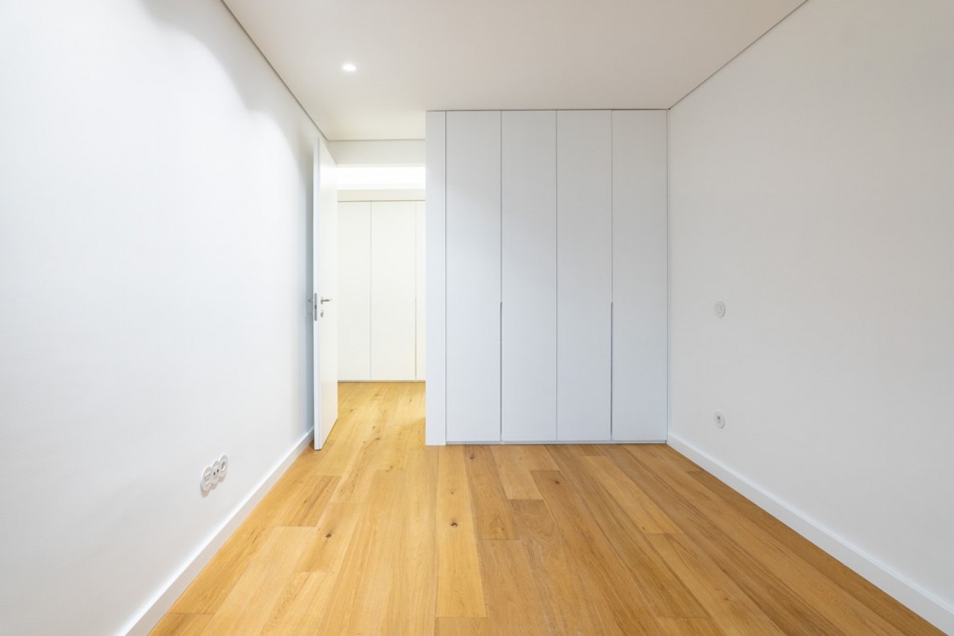 Refurbished 3-bedroom apartment for sale on Boavista in Porto, Portugal_357939