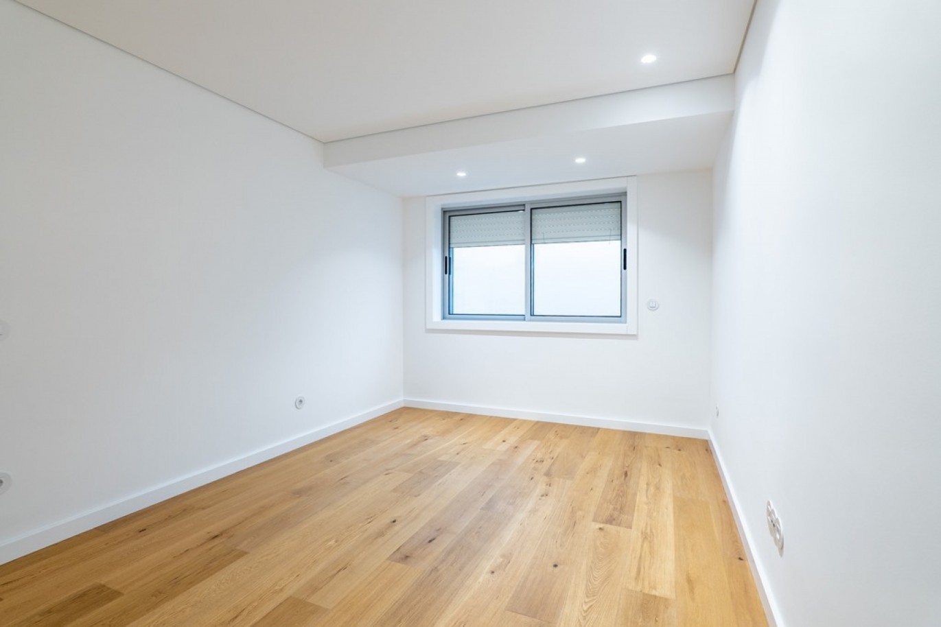 Refurbished 3-bedroom apartment for sale on Boavista in Porto, Portugal_357943