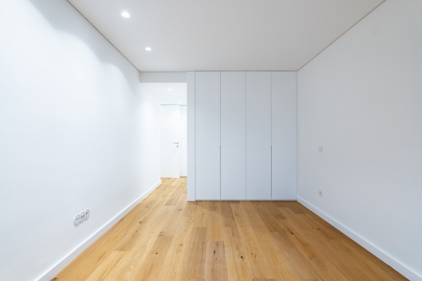 Refurbished 3-bedroom apartment for sale on Boavista in Porto, Portugal_357944