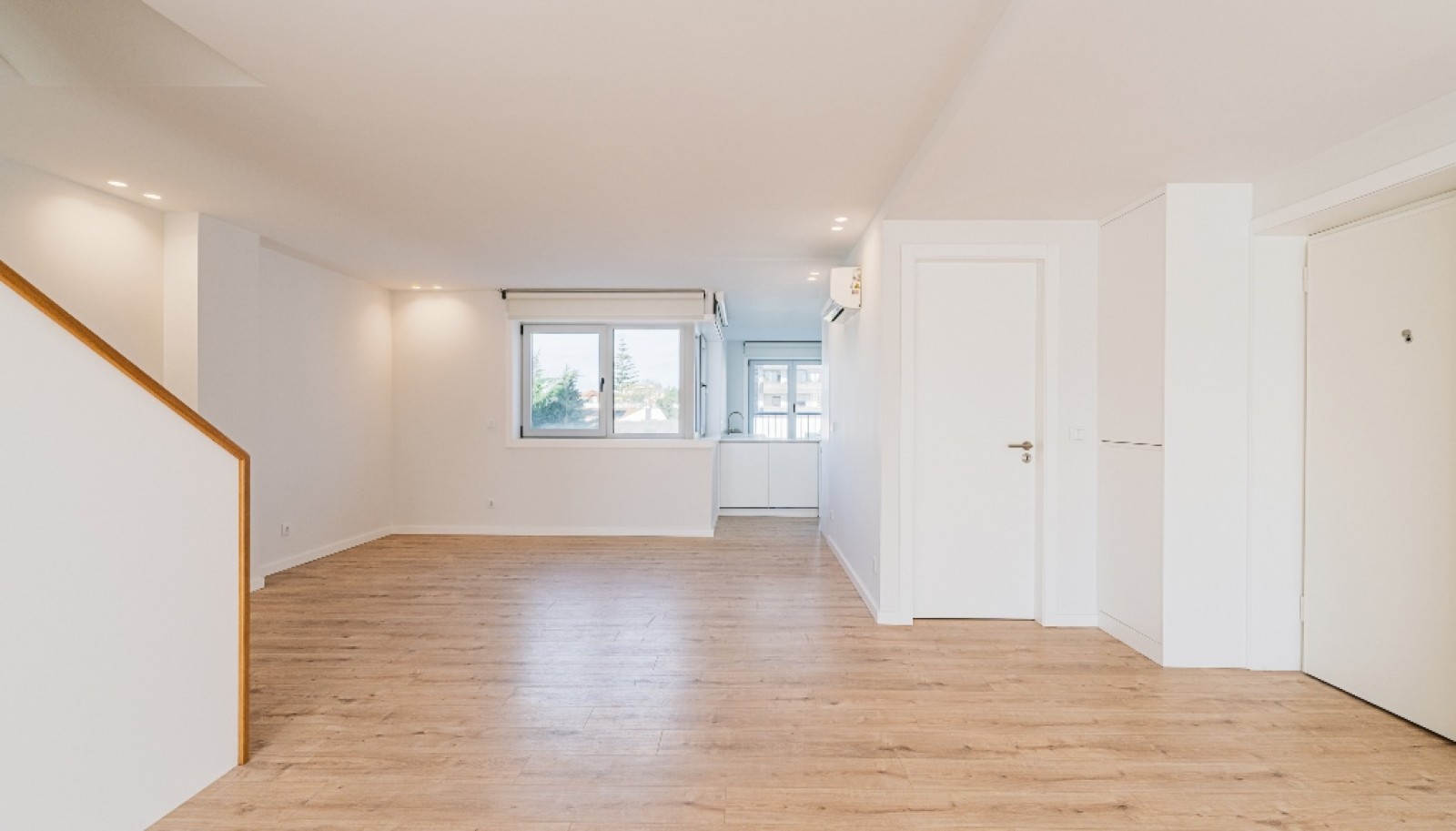 Appartement neuf de 3 chambres avec balcons à vendre Porto, Portugal_358000