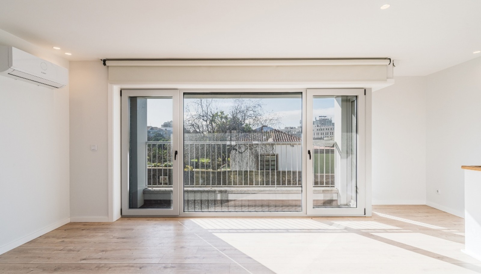 Appartement neuf de 3 chambres avec balcons à vendre Porto, Portugal_358001