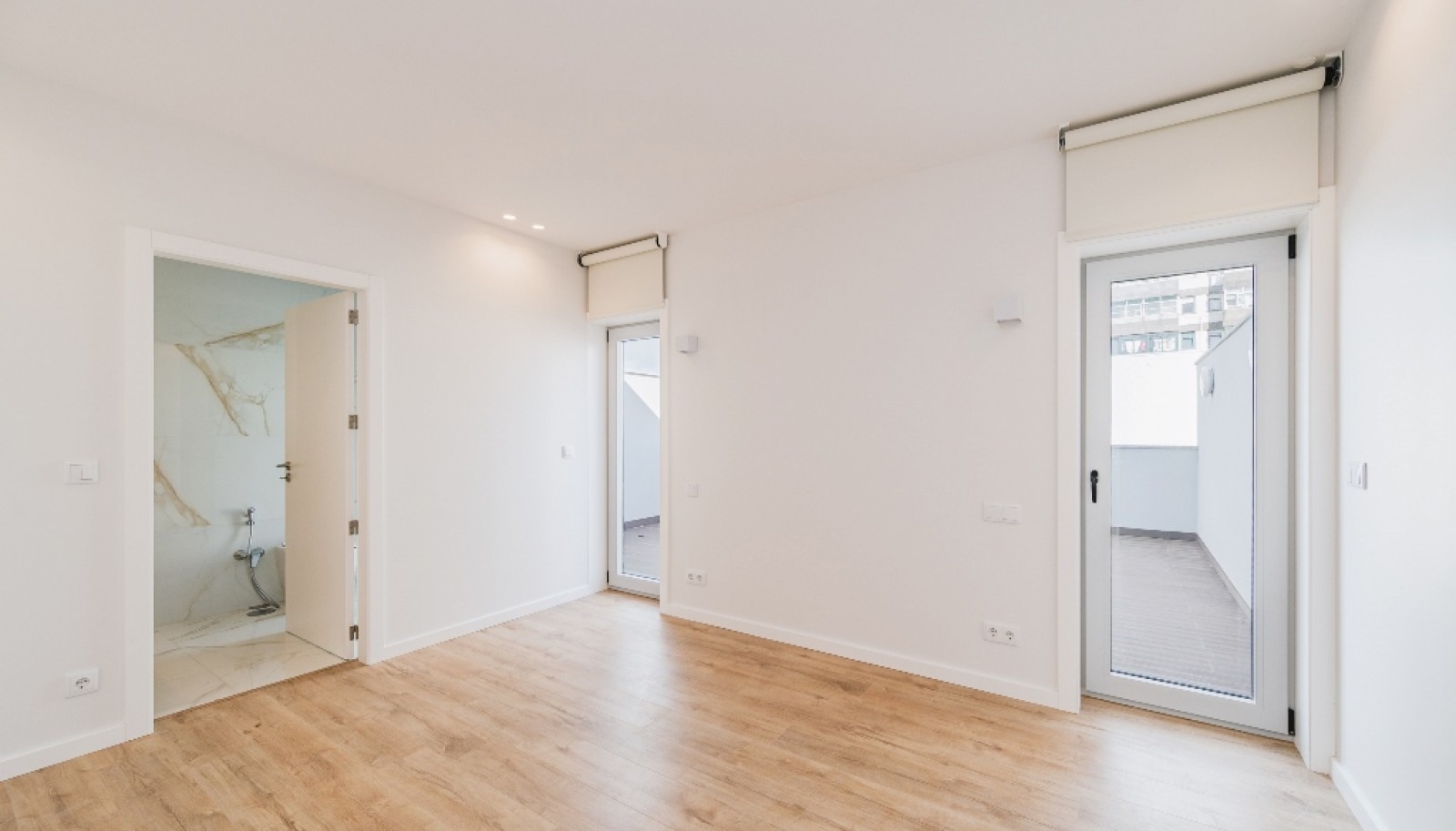 Appartement neuf avec terrasse, à vendre, à Porto, Portugal_358014