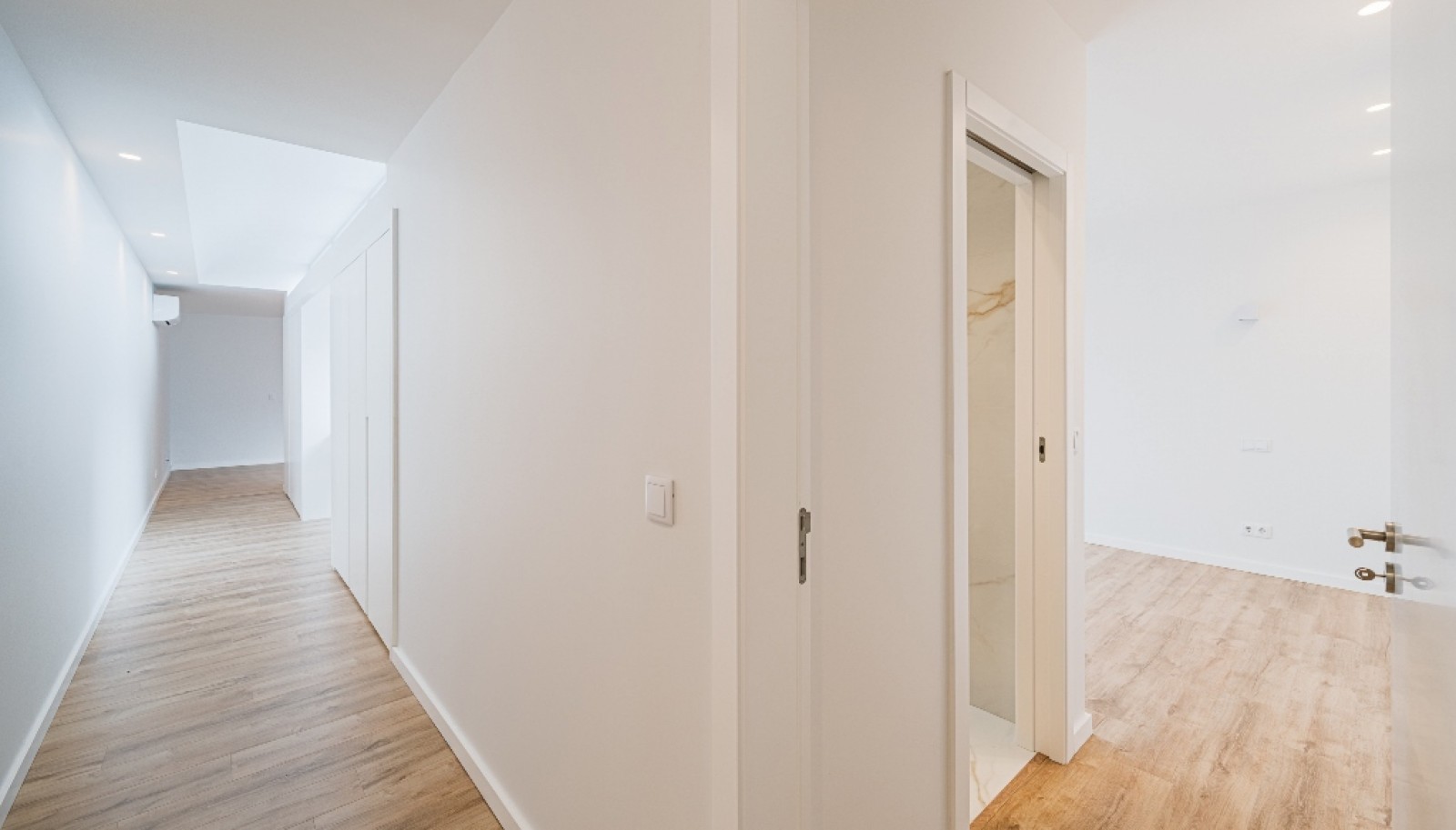 Appartement neuf avec terrasse, à vendre, à Porto, Portugal_358019