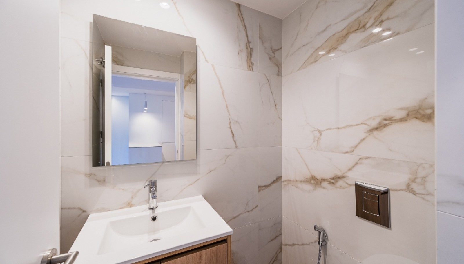 Appartement neuf avec terrasse, à vendre, à Porto, Portugal_358031