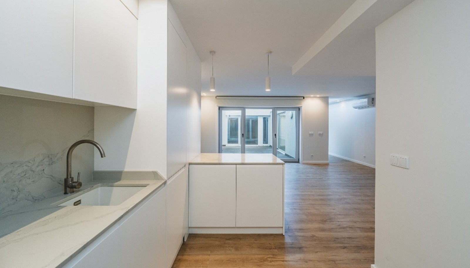 Appartement neuf avec terrasse, à vendre, à Porto, Portugal_358032