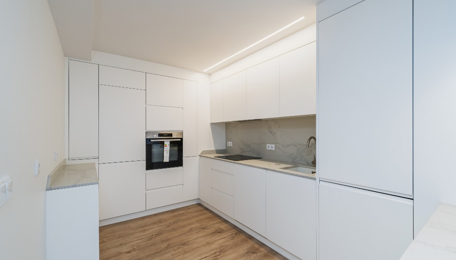 Appartement neuf avec terrasse, à vendre, à Porto, Portugal_358035